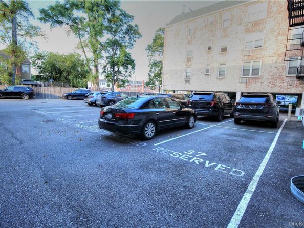 16 Main Street 2Q, East Rockaway NY 11518