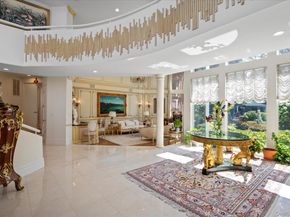 9 Scenic View Court, Dix Hills NY 11746