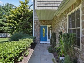 14 Preserve Court, White Plains NY 10607