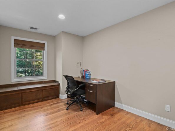 14 Preserve Court, White Plains NY 10607
