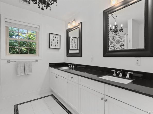 14 Preserve Court, White Plains NY 10607
