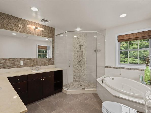 14 Preserve Court, White Plains NY 10607