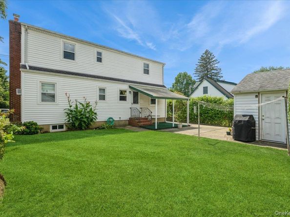 107 Atlantic Avenue, New Hyde Park NY 11040