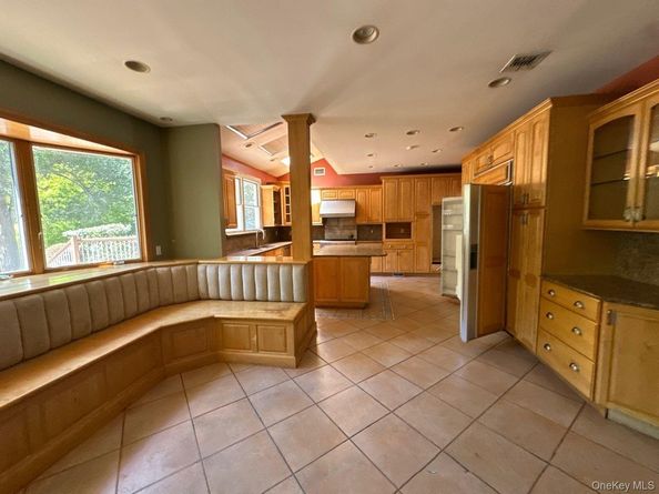 21B Hart Place, Dix Hills NY 11746