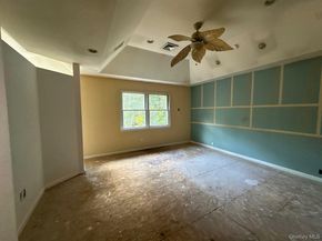 21B Hart Place, Dix Hills NY 11746