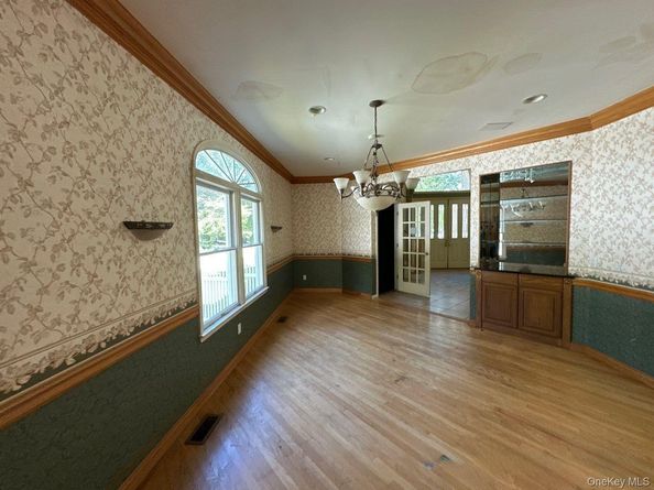 21B Hart Place, Dix Hills NY 11746