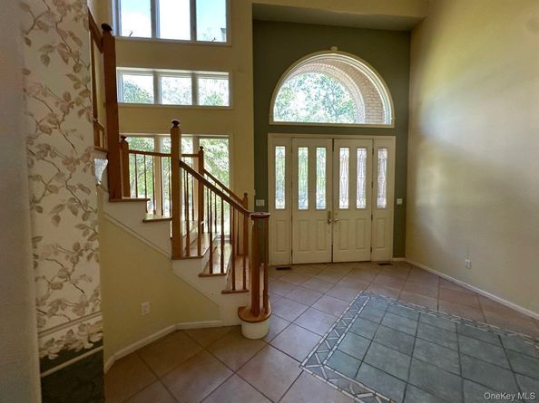 21B Hart Place, Dix Hills NY 11746