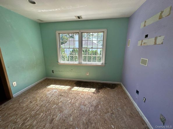 21B Hart Place, Dix Hills NY 11746