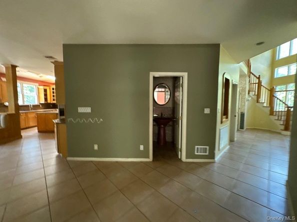 21B Hart Place, Dix Hills NY 11746