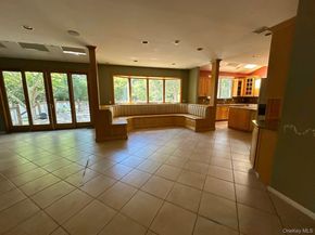 21B Hart Place, Dix Hills NY 11746