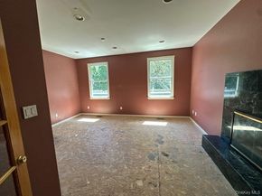 21B Hart Place, Dix Hills NY 11746