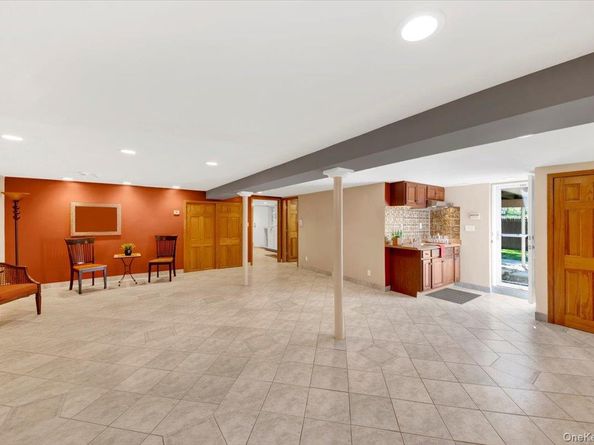 211 Willis Avenue, Hawthorne NY 10532