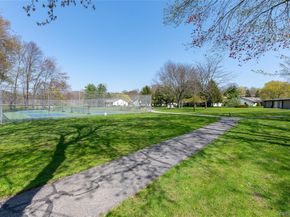 98 Molly Pitcher Lane I, Yorktown Heights NY 10598