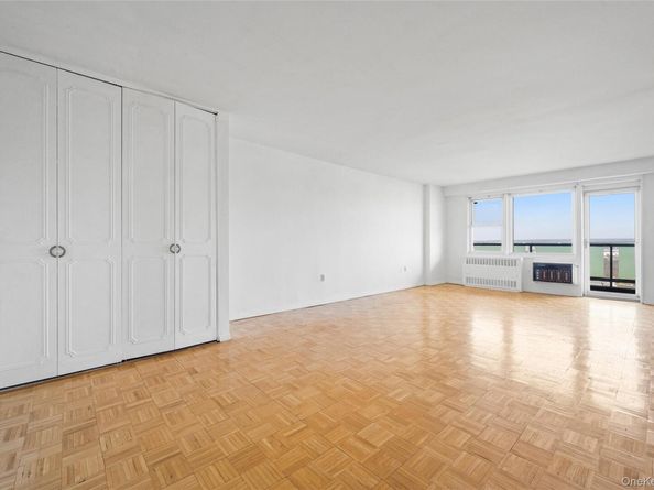 1841 Central Park Avenue 18P, Yonkers NY 10710