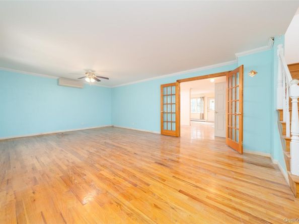 8716 Palo Alto Street, Hollis NY 11423