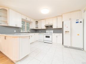 8716 Palo Alto Street, Hollis NY 11423