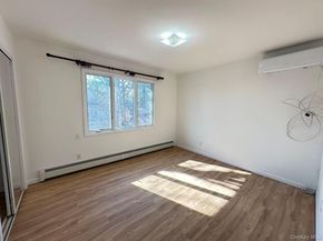 8716 Palo Alto Street, Hollis NY 11423