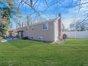 17 Rolling Hills Drive, Ridge NY 11961