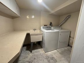 60-59 69th Street, Maspeth NY 11378