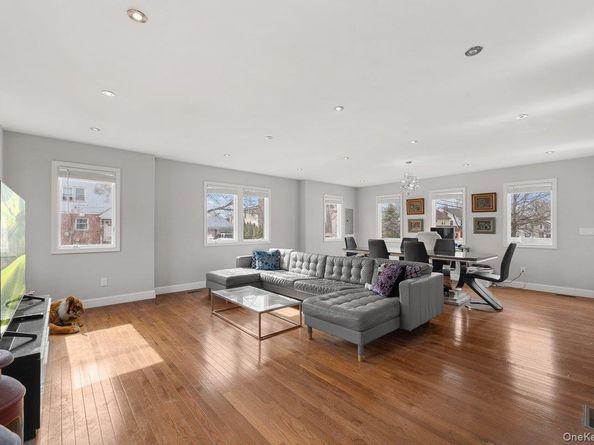 1136 W Broadway, Hewlett NY 11557