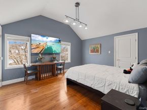 1136 W Broadway, Hewlett NY 11557