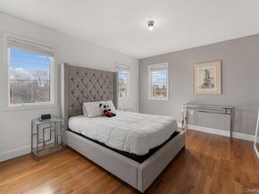 1136 W Broadway, Hewlett NY 11557