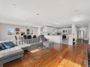 1136 W Broadway, Hewlett NY 11557