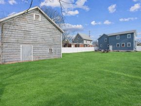 1136 W Broadway, Hewlett NY 11557