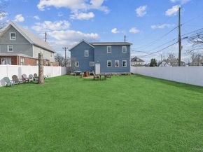 1136 W Broadway, Hewlett NY 11557