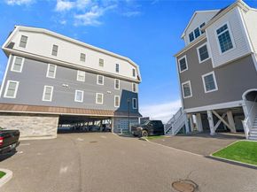 237 Marina Pointe Drive 237, East Rockaway NY 11518