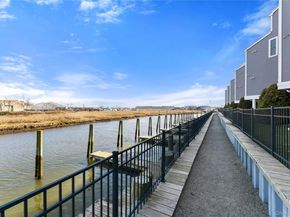 237 Marina Pointe Drive 237, East Rockaway NY 11518