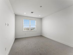 237 Marina Pointe Drive 237, East Rockaway NY 11518
