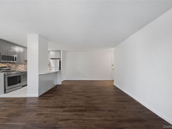 2550 Olinville Avenue 4G, Bronx NY 10467