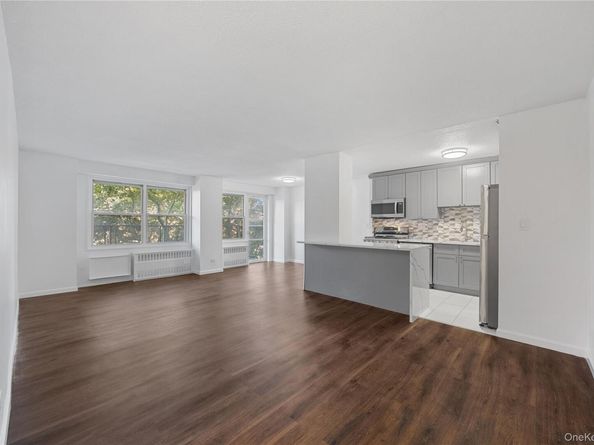 2550 Olinville Avenue 4G, Bronx NY 10467