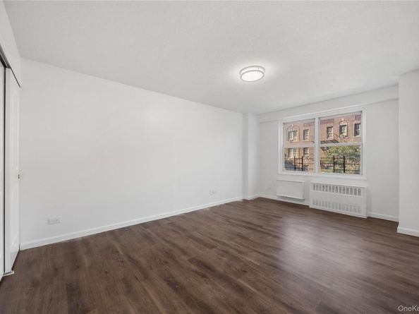 2550 Olinville Avenue 4G, Bronx NY 10467