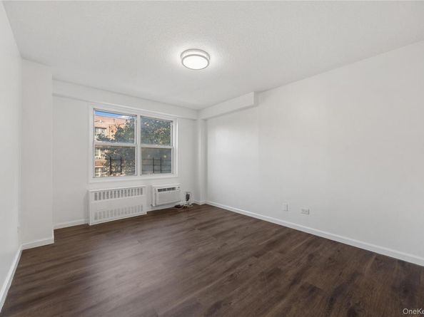 2550 Olinville Avenue 4G, Bronx NY 10467