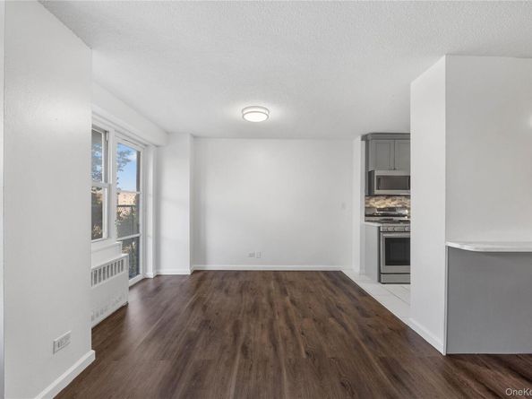 2550 Olinville Avenue 4G, Bronx NY 10467