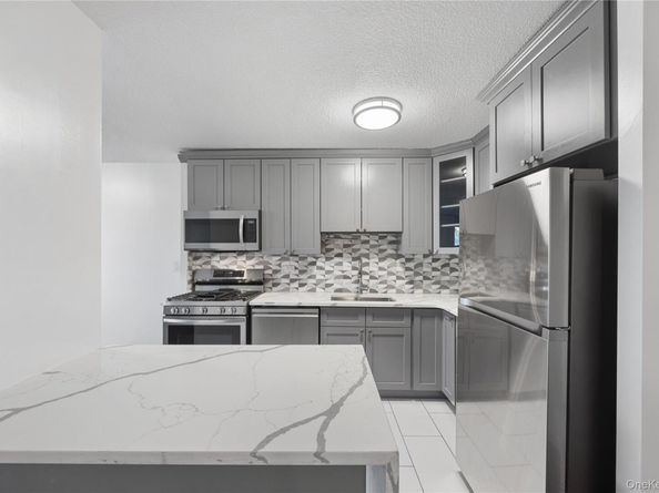 2550 Olinville Avenue 4G, Bronx NY 10467