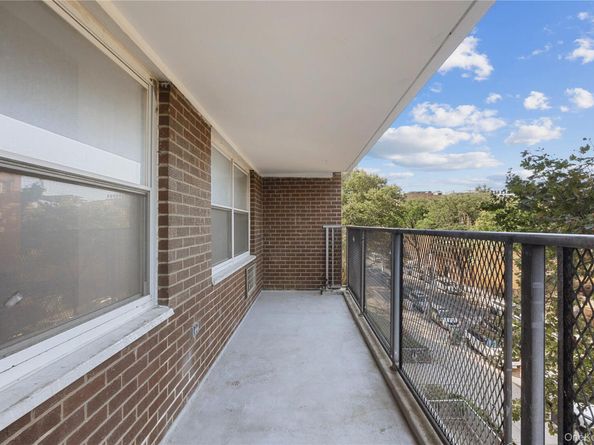 2550 Olinville Avenue 4G, Bronx NY 10467
