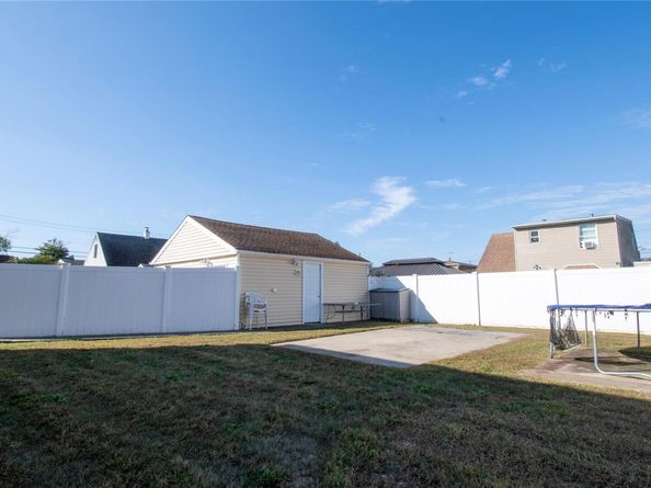 2810 1st Place, Baldwin NY 11510