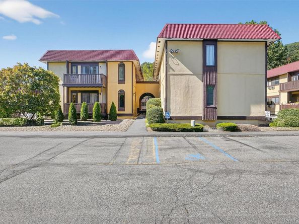 1 Granada Crescent 6, White Plains NY 10603