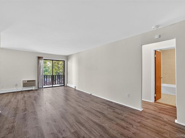 1 Granada Crescent 6, White Plains NY 10603