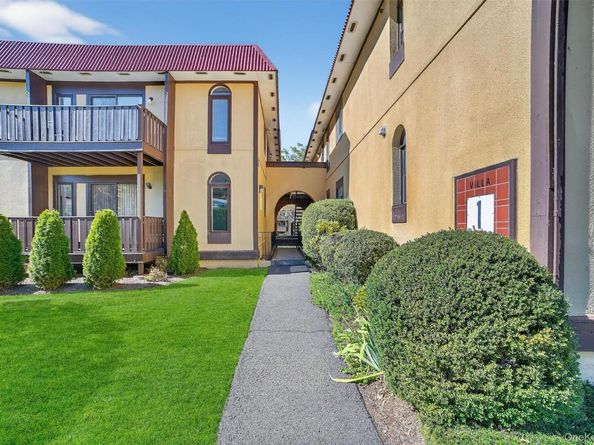 1 Granada Crescent 6, White Plains NY 10603