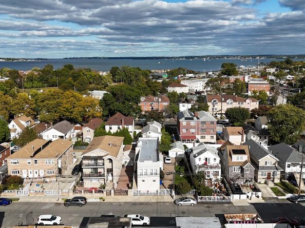 184 Kearney Avenue, Bronx NY 10465
