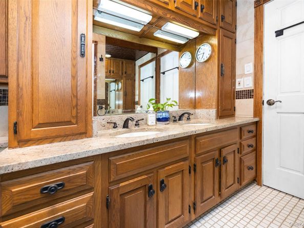 15 Alexander Drive, Syosset NY 11791