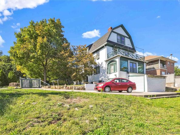 104-47 Ditmars Boulevard, East Elmhurst NY 11369