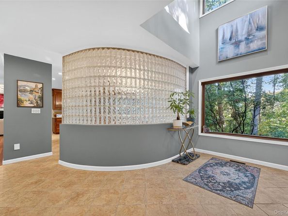 11 Willada Lane, Glen Cove NY 11542