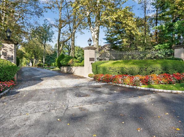 11 Willada Lane, Glen Cove NY 11542