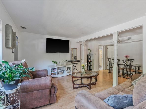 136 Bailey Court 136, Middle Island NY 11953