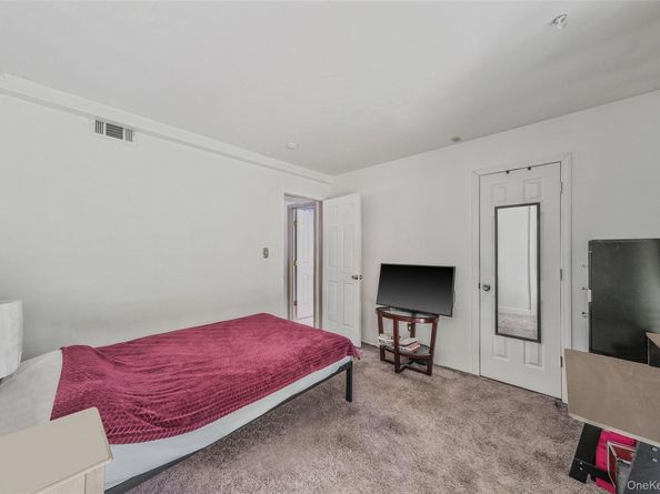 136 Bailey Court 136, Middle Island NY 11953